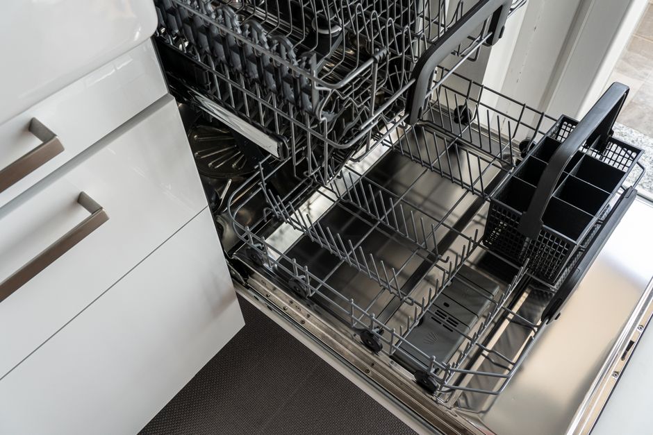 dishwasher leaving spots on glassware — commercial dishwasher glassware